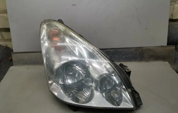 Toyota Corolla Verso AR10 Headlight/headlamp