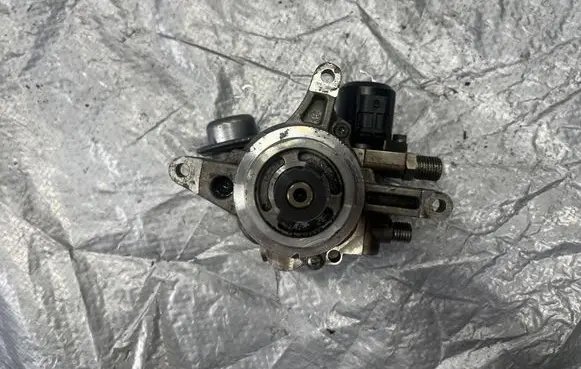 Mercedes-Benz GLE W167 Fuel injection high pressure pump 948110315