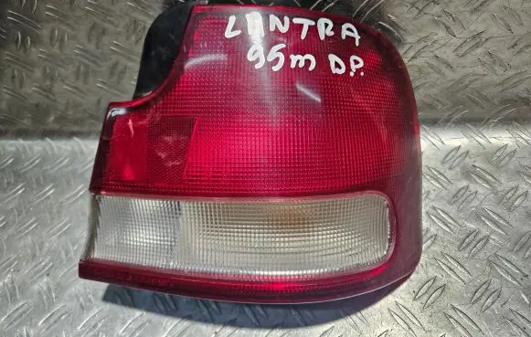 Hyundai Lantra II Rear/tail lights 92402285 USA1156
