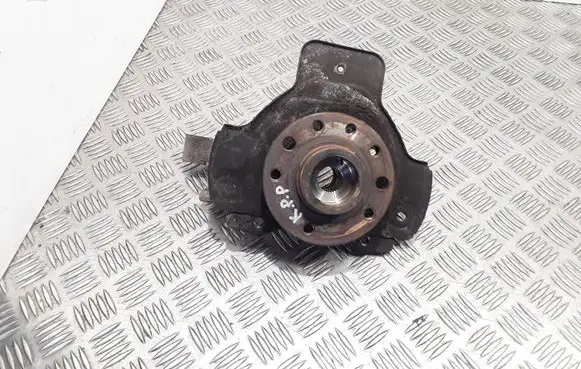 Opel Astra G Front wheel hub 90498808