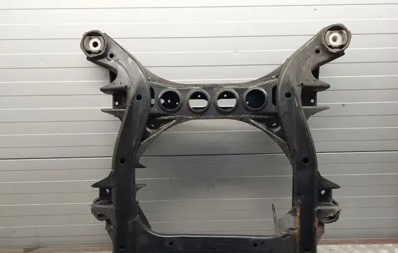 Audi Q7 4L Front subframe 7L0400025
