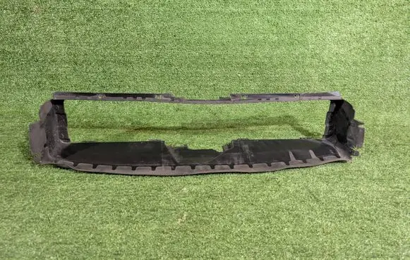 Ford Kuga III Intercooler air channel guide 