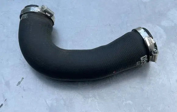 Intercooler hose/pipe