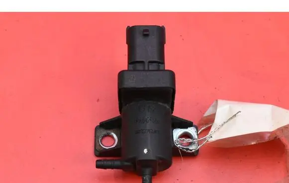 Opel Insignia A Vacuum valve 55574896
