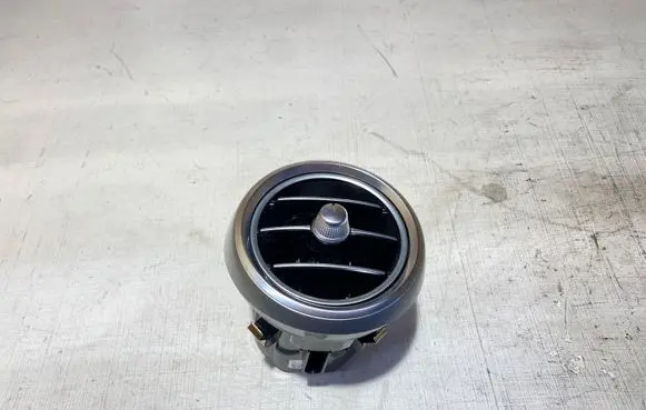Mercedes-Benz C W205 Dash center air vent grill A2058300301