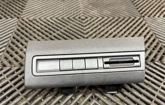 Peugeot 3008 II Other switches/knobs/shifts 9813047277