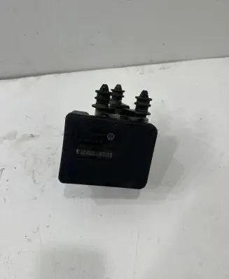 Volkswagen Golf V ABS Pump 1K0907379AC 00005305H0 10096003593