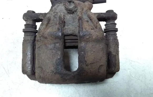 Nissan Note (E11) Front brake caliper