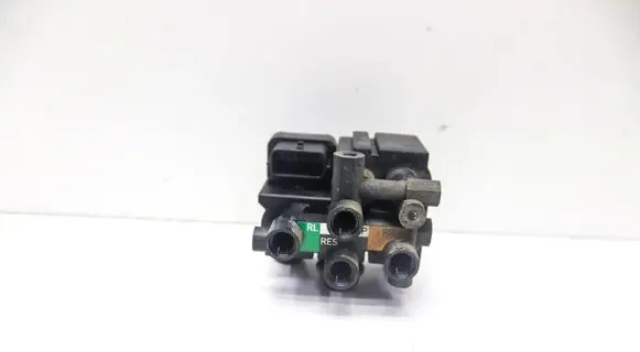 Land Rover Range Rover Sport L461 Air suspension control unit module (rear) M8E25B710BB