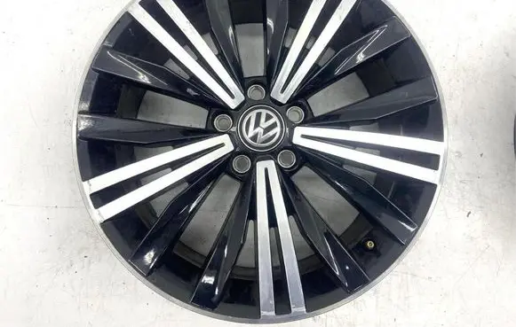 Volkswagen Tiguan R18 alloy rim 5NA601025AB