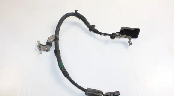 Toyota RAV 4 (XA30) Positive cable (battery) 8282320090