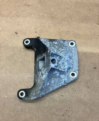 BMW 7 E65 E66 Engine mounting bracket 6758431 24168110 AC46000
