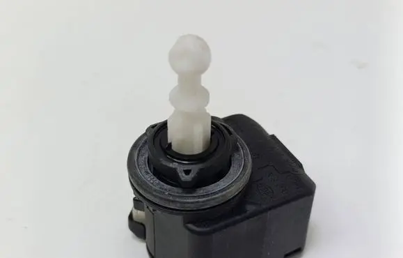 Volkswagen Polo IV 9N3 Headlight level adjustment motor 008830