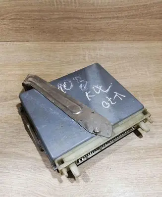 Volvo S70 V70 V70 XC Engine control unit/module ECU 0281001592 P01270297 1T28S3168