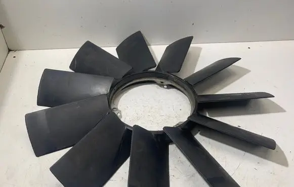 BMW 7 E38 Fan impeller 11521712110