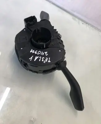 Tesla Model Y Wiper turn signal indicator stalk/switch 109766200o