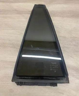 Toyota RAV 4 (XA50) Rear vent window glass 