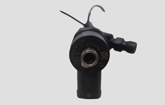 Opel Insignia A Fuel injector 0445110327