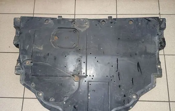 Mazda 6 Engine splash shield/under tray GHR556071 K6805