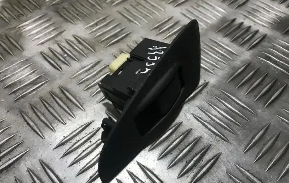 Toyota Avensis T250 Electric window control switch 7427205020 74272-05020
