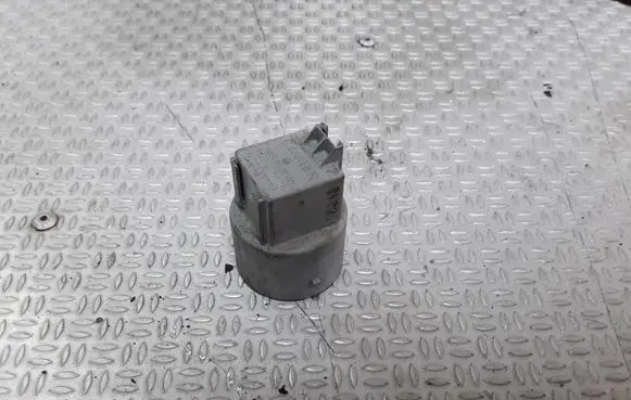Peugeot 4007 Coolant fan relay 