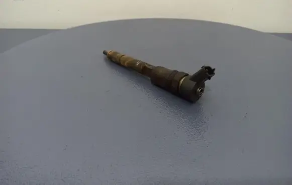 Toyota Yaris Verso Fuel injector 236700N020