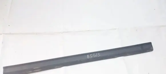 Volkswagen PASSAT B4 Front door trim (molding) 3a0853516