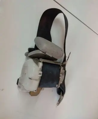 Toyota Corolla Verso AR10 Rear seatbelt 7L1550