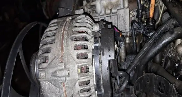 Volkswagen PASSAT B5 Generator/alternator 028903029B