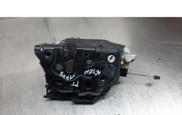 Seat Altea XL Rear door lock