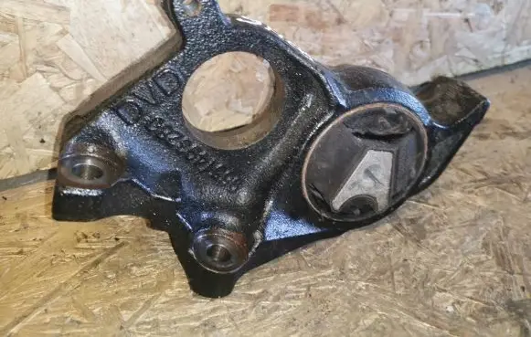 Citroen Berlingo Engine mount bracket 9651493280
