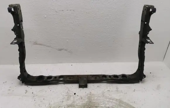 Toyota Avensis T270 Radiator support slam panel
