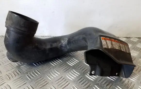 Suzuki Grand Vitara II Air intake duct part