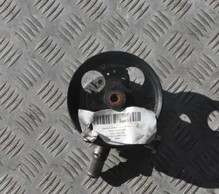 Opel Insignia A Power steering pump 55563329