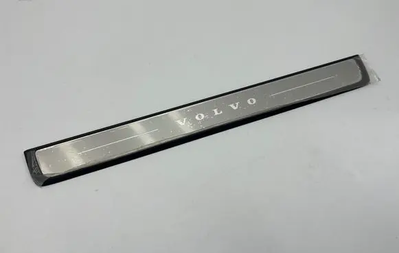 Volvo XC40 Front sill trim cover 32289844