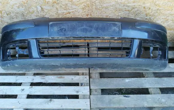 Volkswagen Golf V Front bumper