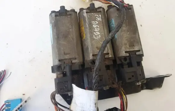 Renault Laguna I Seat adjustment motor 94001690 230697