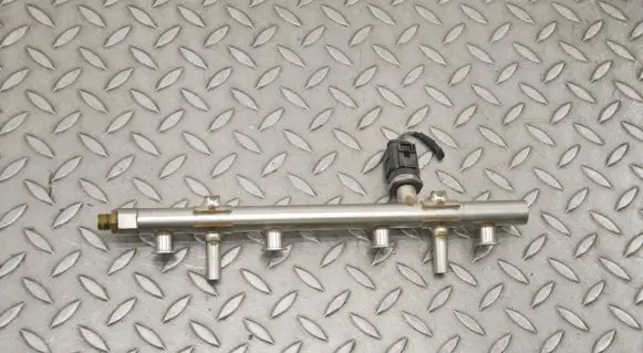 Audi Q3 8U Fuel main line pipe 06J906051F 06K133317G