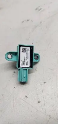 Audi A4 S4 B8 8K Airbag deployment crash/impact sensor 8k0955557c