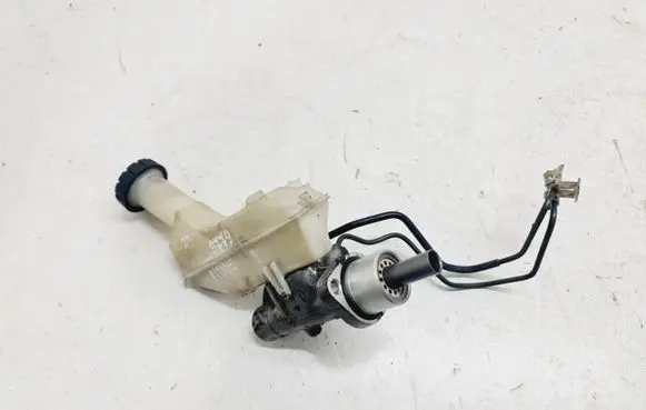 Brake fluid reservoir