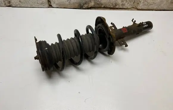 Nissan X-Trail T32 Front shock absorber with coil spring
