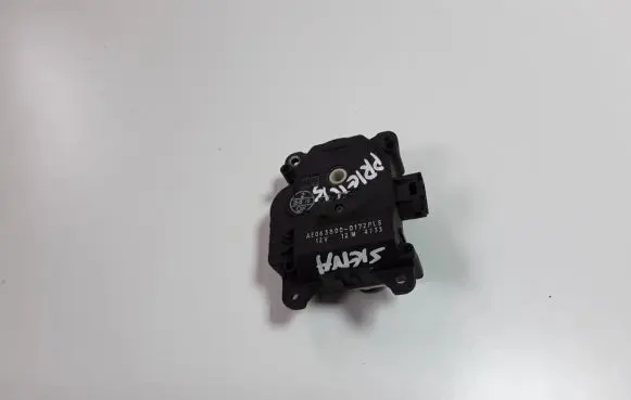 Toyota Sienna XL30 III Air flap motor/actuator AE0638000172