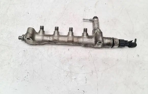Opel Astra J Fuel main line pipe 55PP0501 10243643336