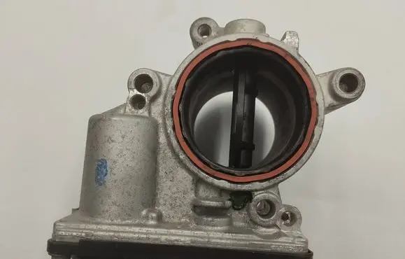 Skoda Yeti (5L) Throttle valve 03L128063R 0612112128 A2C31762900