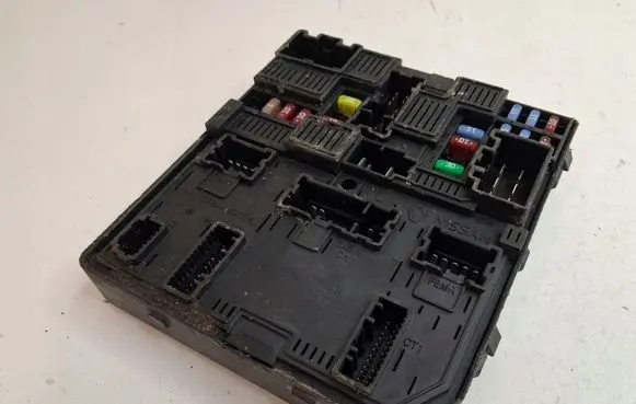 Nissan Qashqai Central body control module 284B75NA1A