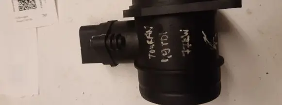 Volkswagen Touran I Mass air flow meter 038906461B