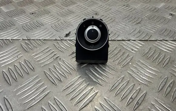 Alfa Romeo Stelvio Wing mirror switch 01561181990