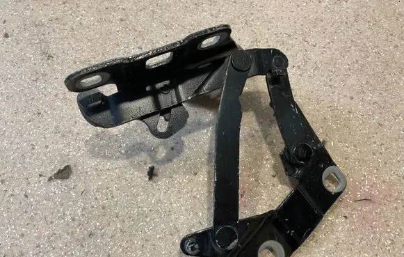 Mercedes-Benz GLE (W166 - C292) Engine bonnet/hood hinges A1668800128