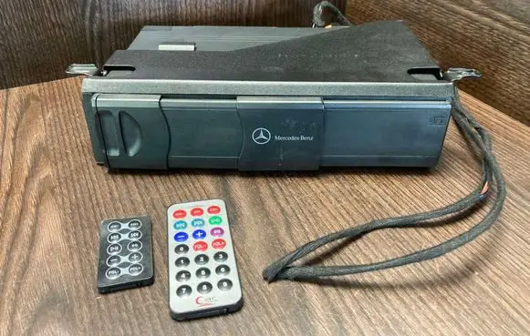 Mercedes-Benz C W203 CD/DVD changer 2038209089 2038200714