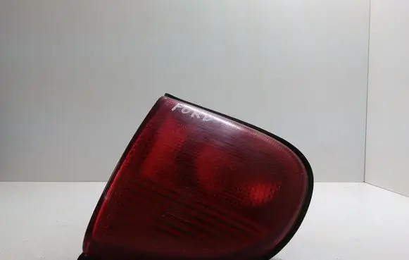 Ford Escort Tailgate rear/tail lights 93AG15K258BA